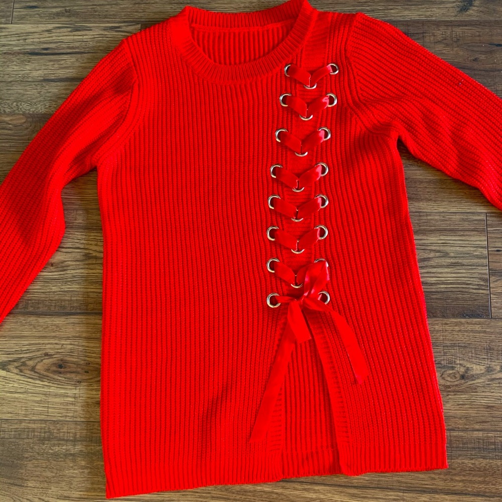 Round Neck Pullover - image 1